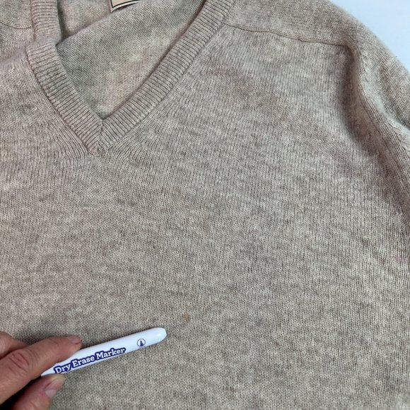 VTG L.L. Bean 100% Lambswool V-Neck Sweater size Medium Beige Made in Scotland - Picture 5 of 13
